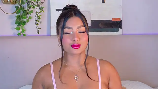 Snapshot of LanaRozz chatting on December 4, 7:46 pm LanaRozz online show from December 4, 7:46 pm