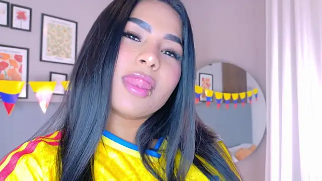 Snapshot of LanaRozz chatting on June 17, 8:08 pm LanaRozz online show from June 17, 8:08 pm