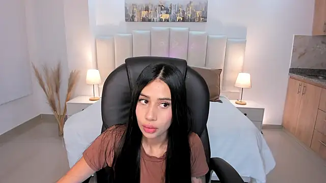 Snapshot of miranda_crawfor chatting on October 24, 12:15 pm miranda crawfor online show from October 24, 12:15 pm