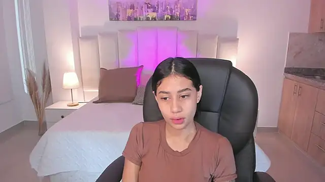 Snapshot of miranda_crawfor chatting on December 2, 11:45 am miranda crawfor online show from December 2, 11:45 am