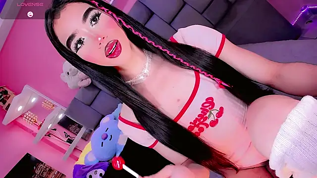 ShantyMillan online show from November 4, 1:04 pm