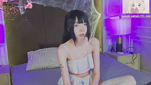 Snapshot of Evelyn_Neal chatting on October 27, 4:19 pm Evelyn Neal online show from October 27, 4:19 pm