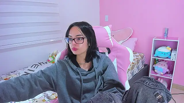 alexaa fox online show from November 12, 5:44 am