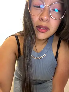 Liulee2 online show from September 16, 2:40 pm