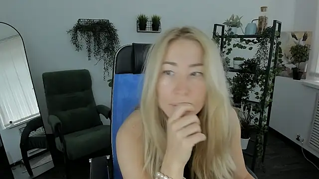 AstraMonroe online show from April 6, 4:19 am