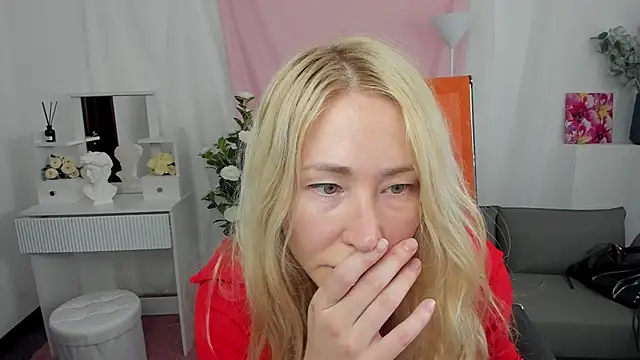 AstraMonroe online show from April 19, 7:20 am