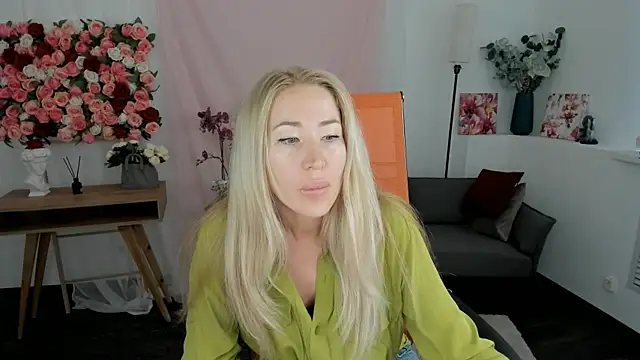 AstraMonroe online show from April 1, 1:51 am