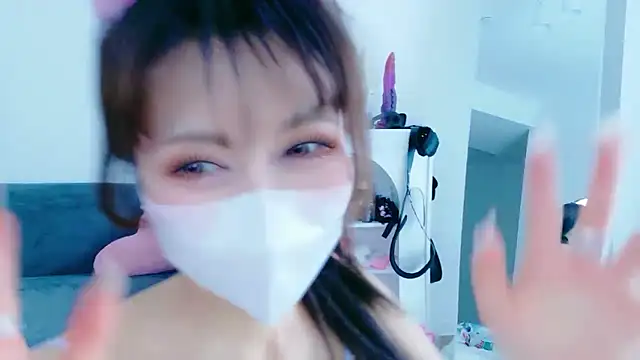 -Nyanko-chan- online show from June 1, 11:15 pm