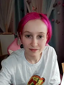 Snapshot of Fuzzy_Unicorn chatting on October 13, 7:04 pm Fuzzy Unicorn online show from October 13, 7:04 pm