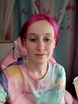 Snapshot of Fuzzy_Unicorn chatting on September 12, 6:40 pm Fuzzy Unicorn online show from September 12, 6:40 pm