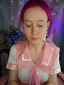Snapshot of Fuzzy_Unicorn chatting on May 14, 11:29 am Fuzzy Unicorn online show from May 14, 11:29 am