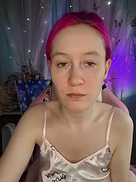 Snapshot of Fuzzy_Unicorn chatting on May 19, 10:55 am Fuzzy Unicorn online show from May 19, 10:55 am
