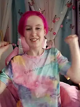 Snapshot of Fuzzy_Unicorn chatting on November 11, 7:08 pm Fuzzy Unicorn online show from November 11, 7:08 pm