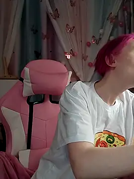 Snapshot of Fuzzy_Unicorn chatting on November 24, 7:36 pm Fuzzy Unicorn online show from November 24, 7:36 pm