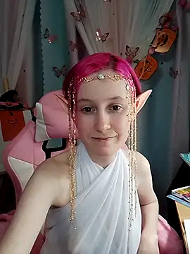 Snapshot of Fuzzy_Unicorn chatting on October 24, 7:24 pm Fuzzy Unicorn online show from October 24, 7:24 pm