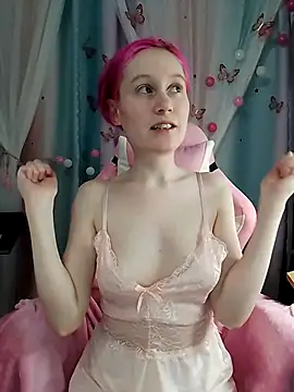 Snapshot of Fuzzy_Unicorn chatting on December 4, 7:46 pm Fuzzy Unicorn online show from December 4, 7:46 pm