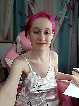 Snapshot of Fuzzy_Unicorn chatting on December 1, 7:48 pm Fuzzy Unicorn online show from December 1, 7:48 pm