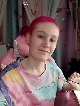 Snapshot of Fuzzy_Unicorn chatting on October 23, 7:23 pm Fuzzy Unicorn online show from October 23, 7:23 pm