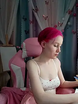 Snapshot of Fuzzy_Unicorn chatting on November 17, 7:07 pm Fuzzy Unicorn online show from November 17, 7:07 pm