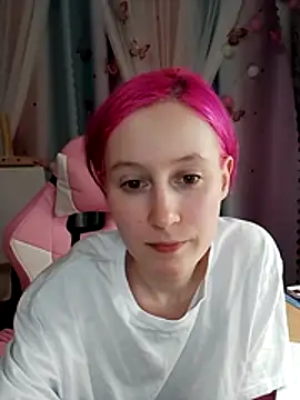 Snapshot of Fuzzy_Unicorn chatting on October 16, 6:49 pm Fuzzy Unicorn online show from October 16, 6:49 pm