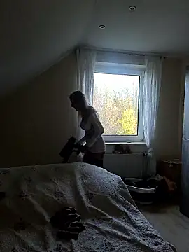 HotWifeLyn68 online show from November 10, 12:21 pm