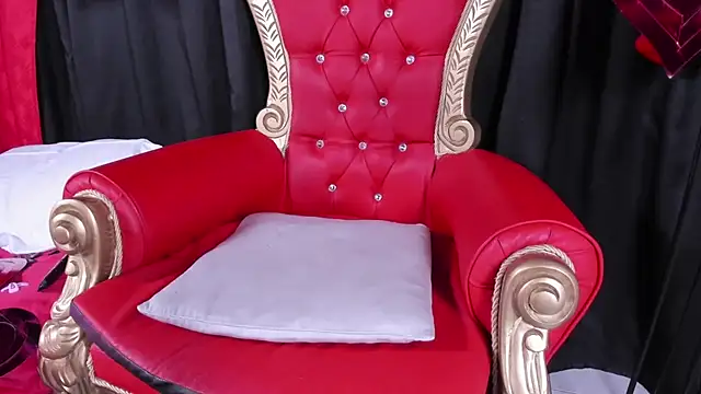 Snapshot of LiliThara chatting on February 5, 6:53 am LiliThara online show from February 5, 6:53 am