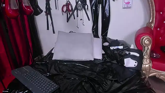 LiliThara online show from November 26, 8:53 pm