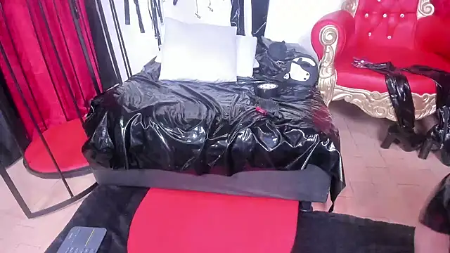 LiliThara online show from November 28, 9:20 am