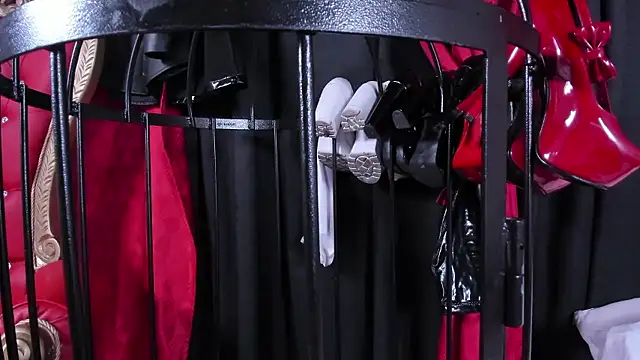 Snapshot of LiliThara chatting on January 9, 7:04 am LiliThara online show from January 9, 7:04 am