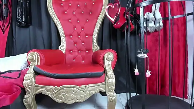 Snapshot of LiliThara chatting on February 4, 6:52 am LiliThara online show from February 4, 6:52 am