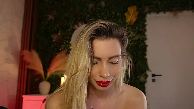 Snapshot of angel_wow_ chatting on February 13, 5:29 am angel wow online show from February 13, 5:29 am