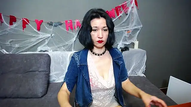 Snapshot of CameronEnns chatting on October 25, 6:23 am CameronEnns online show from October 25, 6:23 am