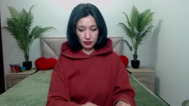 Snapshot of CameronEnns chatting on December 5, 7:34 pm CameronEnns online show from December 5, 7:34 pm