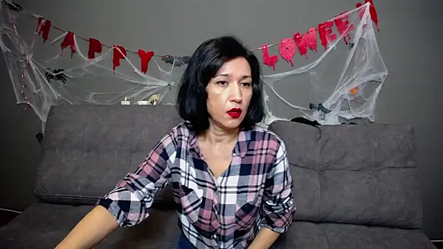 Snapshot of CameronEnns chatting on October 29, 7:29 am CameronEnns online show from October 29, 7:29 am