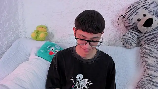 Snapshot of thiago_kinghot chatting on September 29, 5:58 am thiago kinghot online show from September 29, 5:58 am