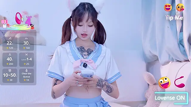 Snapshot of Miya-222 chatting on November 17, 8:51 am Miya-222 online show from November 17, 8:51 am