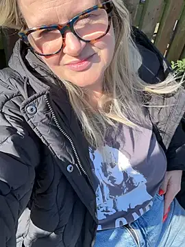 SuzieSub online show from March 19, 11:21 am