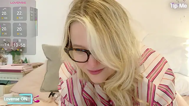 SuzieSub online show from January 19, 8:51 am