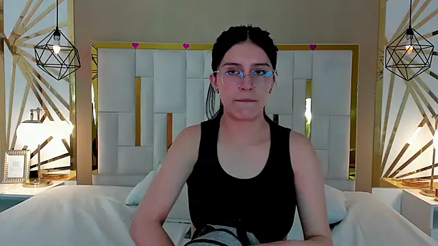 maddy jaclsonw online show from October 18, 11:51 pm