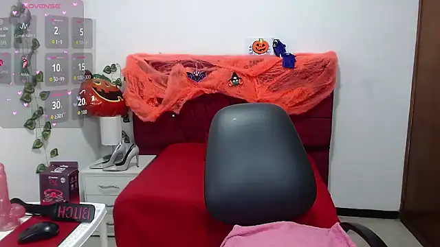 Julieta curvy69 online show from October 7, 12:06 pm