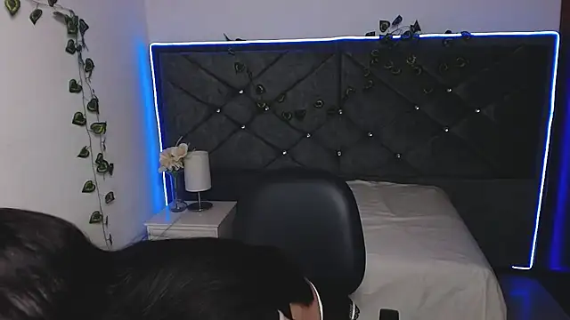 Julieta curvy69 online show from February 17, 12:24 pm