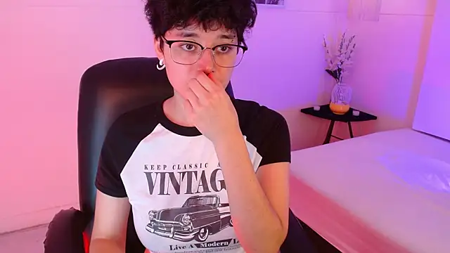 jeroharper online show from November 12, 2:43 pm