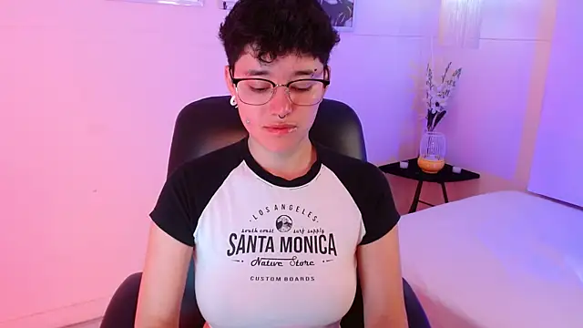 jeroharper online show from October 13, 4:08 pm