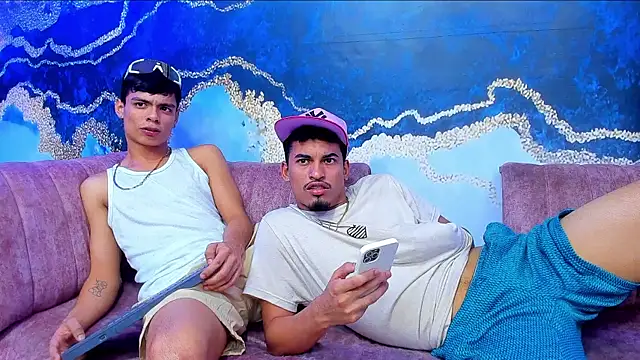 Snapshot of Brownie_Lovers chatting on November 10, 12:48 am Brownie Lovers online show from November 10, 12:48 am