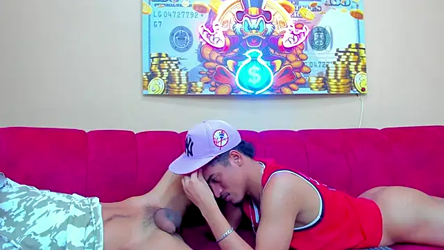 Snapshot of Brownie_Lovers chatting on November 23, 11:59 pm Brownie Lovers online show from November 23, 11:59 pm