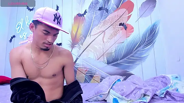 Snapshot of Brownie_Lovers chatting on November 18, 12:08 pm Brownie Lovers online show from November 18, 12:08 pm