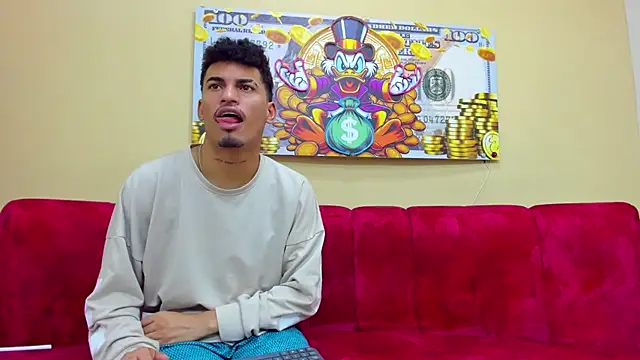 Snapshot of Brownie_Lovers chatting on December 2, 11:34 am Brownie Lovers online show from December 2, 11:34 am