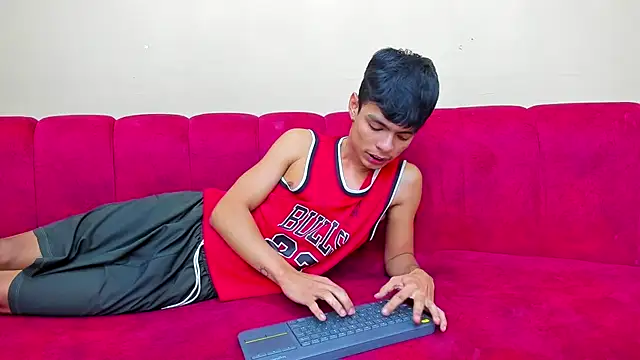 Snapshot of Brownie_Lovers chatting on November 21, 11:31 am Brownie Lovers online show from November 21, 11:31 am