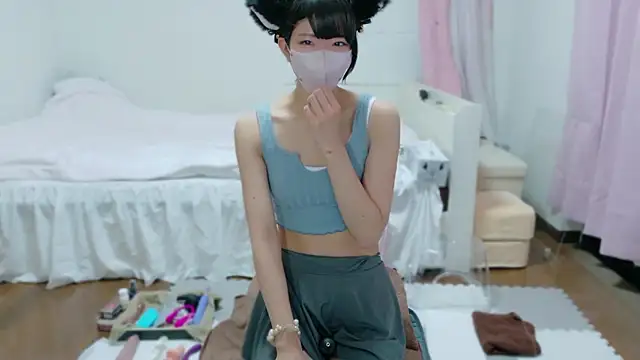Snapshot of clara_6x9 chatting on October 7, 2:29 pm clara 6x9 online show from October 7, 2:29 pm