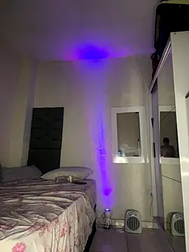 Snapshot of DiamanteNegro- chatting on November 11, 10:04 pm DiamanteNegro- online show from November 11, 10:04 pm